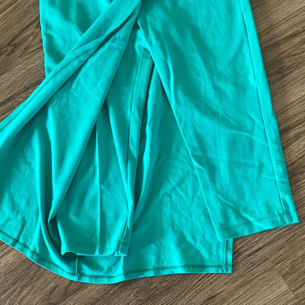 Betabrand Sassiest Crop Pant Green Skirt Overlay Size M. - Picture 3 of 10